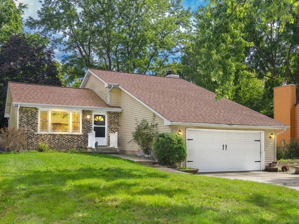 871 N Gladstone Avenue, Aurora, IL 60506