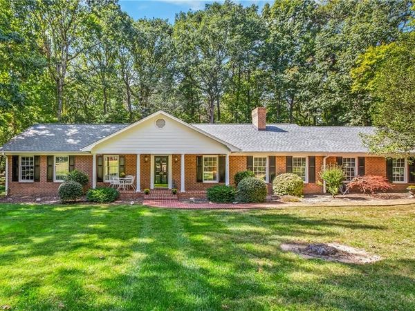 182 Ridgewood Drive , Mount Airy, NC 27030
