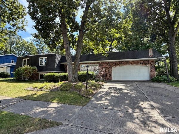 4804 W KNOBOAK Drive, Peoria, IL 61615