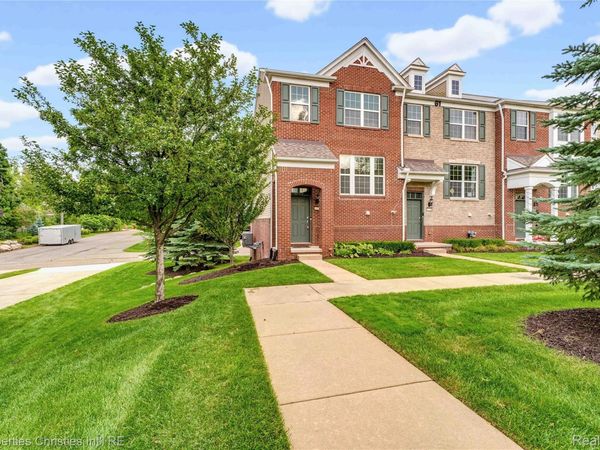 44578 Ellery Lane , Novi, Mi 48377