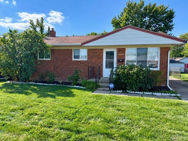 26731 Roberta Street , Roseville, Mi 48066