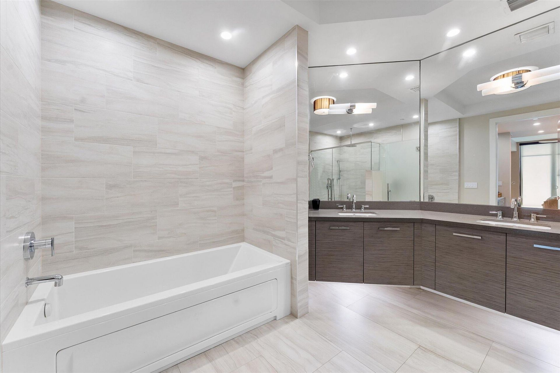 161 Isle Of Venice Drive, Unit 203, Fort Lauderdale, FL 33301 Photo