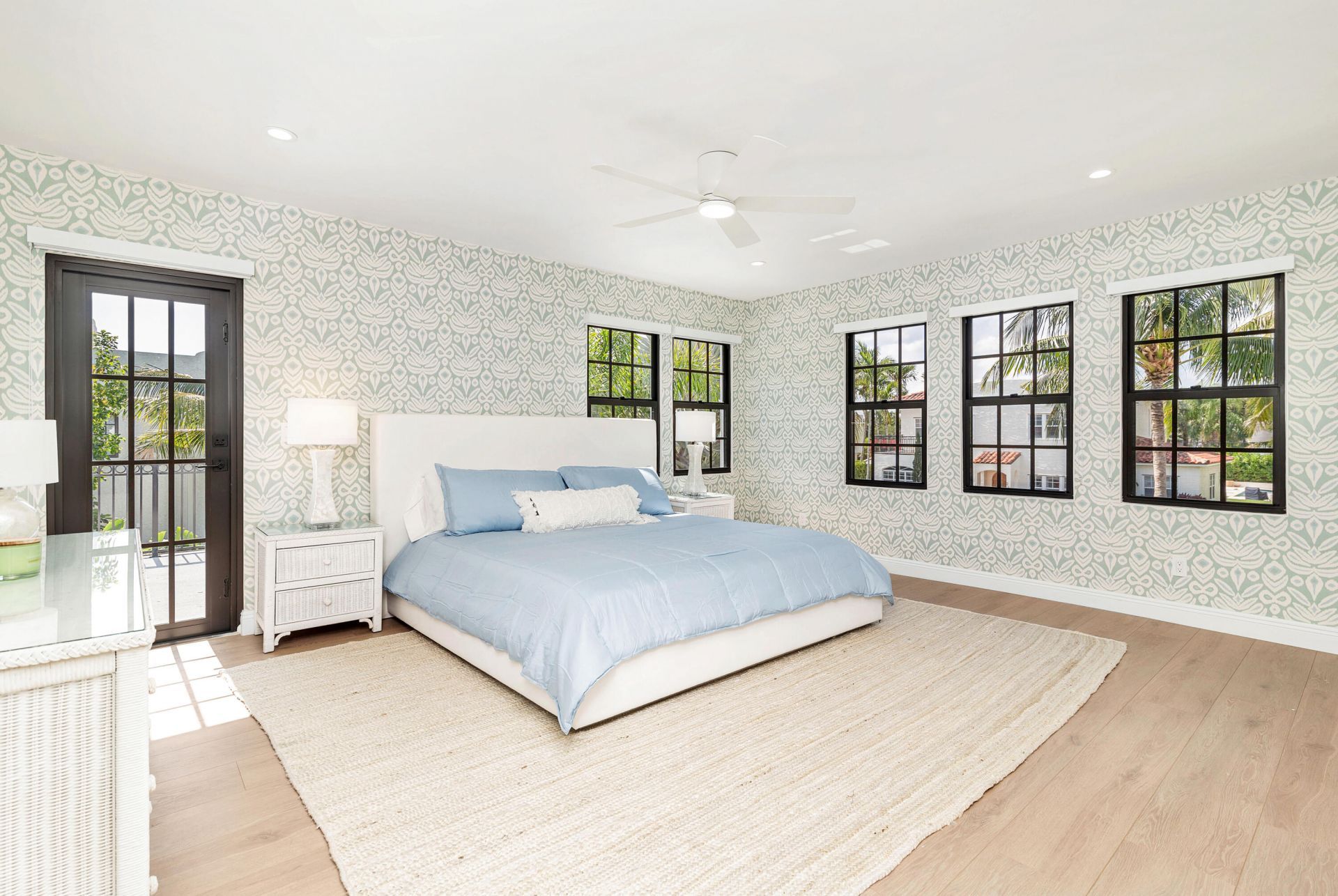 237 Monroe Drive, West Palm Beach, FL 33405 Photo