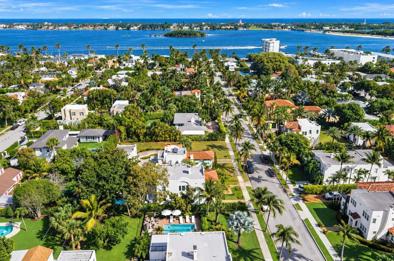 225 Monroe Drive, West Palm Beach, FL 33405 Photo