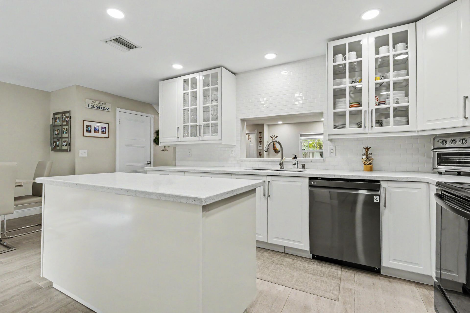 3821 NW 121st Avenue, Sunrise, FL 33323 Photo