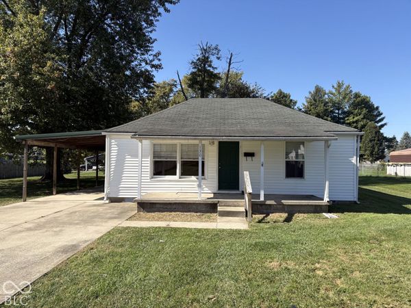 130 Broad Street, Hope, IN 47246