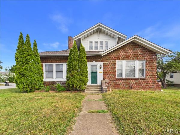 828 W Saint Joseph Street , Perryville, MO 63775