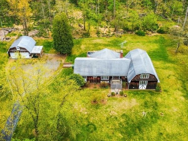 49 Frog Hollow Rd, Tewksbury, NJ 07830