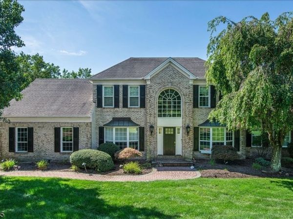 9 Tracey Ln, Mount Olive, NJ 07828