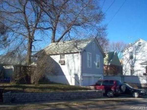 1 Birchwood Avenue , Unit Cottage, Port Washington, NY 11050