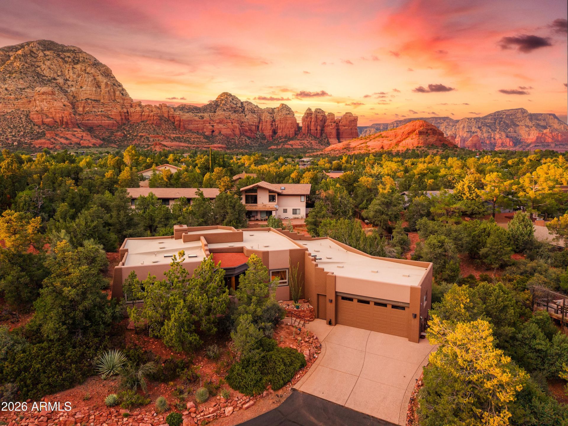 2250 E Mule Deer Road, Sedona, AZ 86336 Main Photo