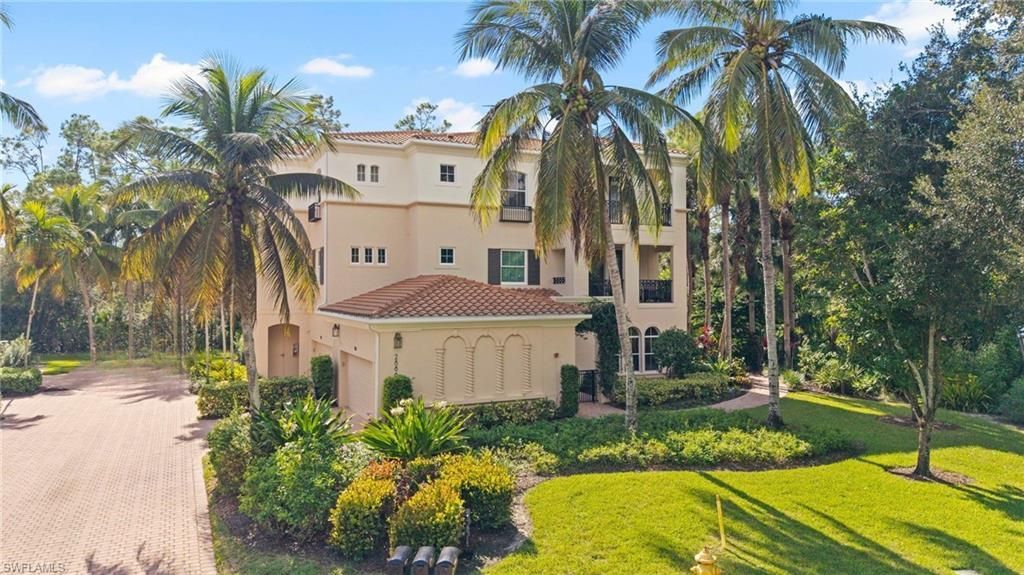 2886 Castillo Ct , Unit 103, Naples, FL 34109 Photo