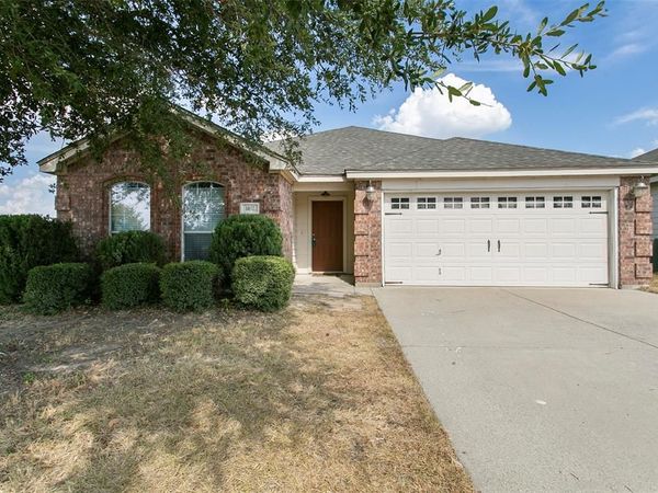 14032 Sand Hills Drive , Fort Worth, TX 76052