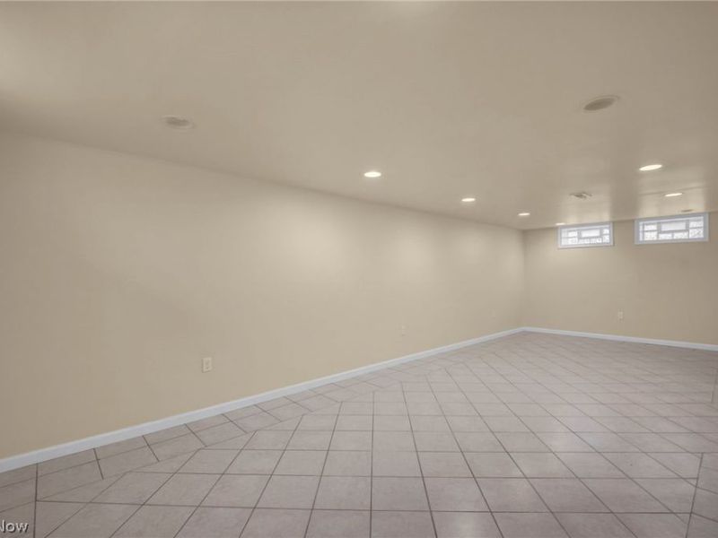 24940 Devoe Avenue, Euclid, OH 44123 Photo 11