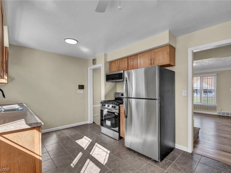 24940 Devoe Avenue, Euclid, OH 44123 Photo 6