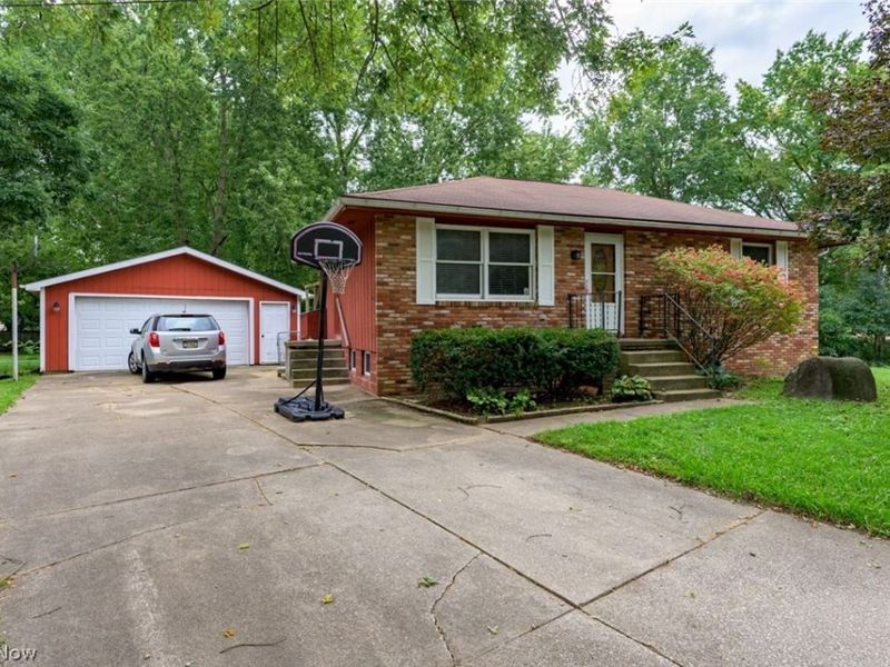 3744 Pelham Lane, Kent, OH 44240 Photo 2