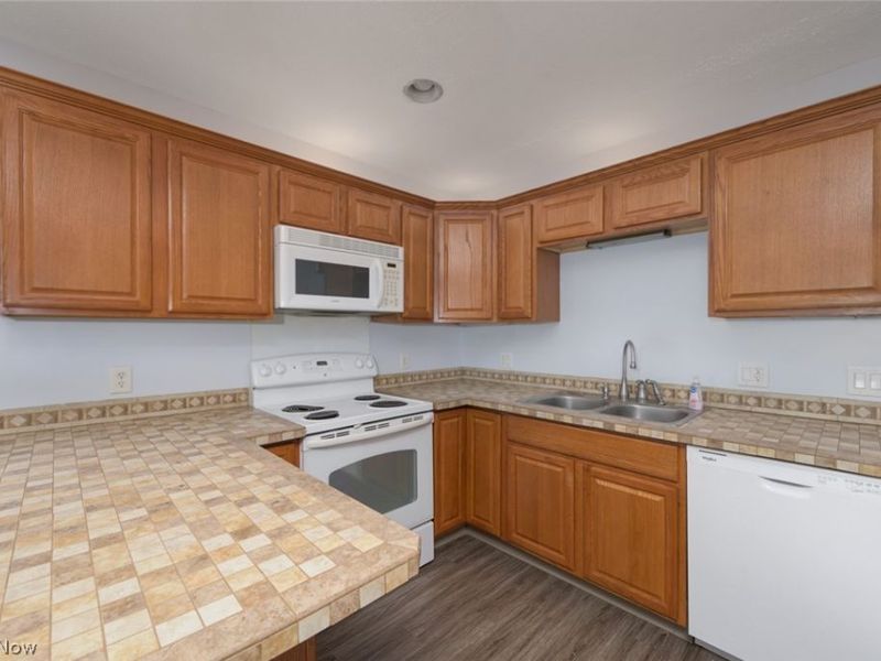 3744 Pelham Lane, Kent, OH 44240 Photo 7