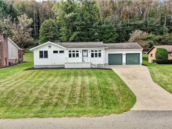 1184 Dawn Drive NE, New Philadelphia, OH 44663