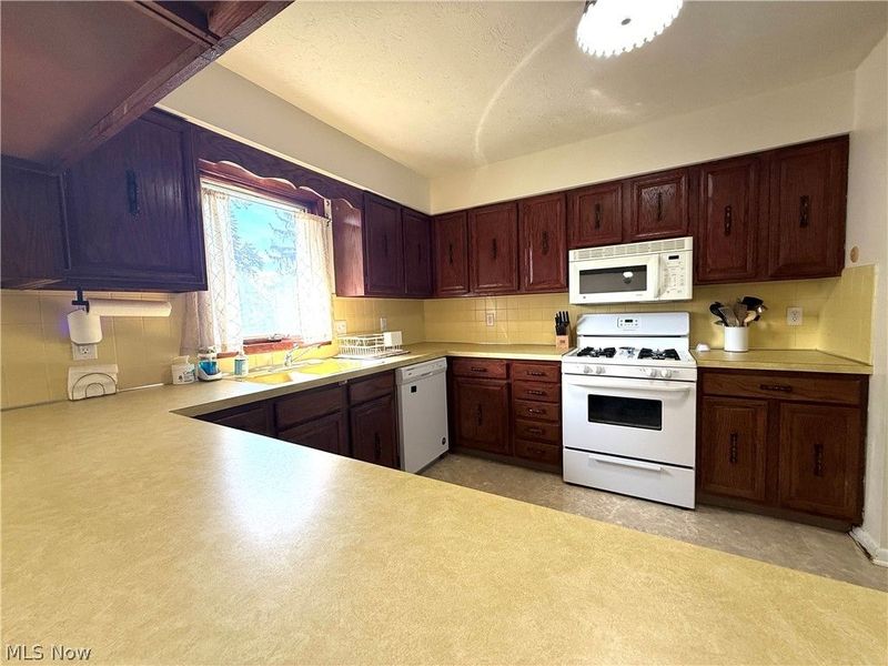 72 Heritage Drive, Tallmadge, OH 44278 Photo 11