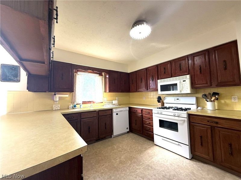 72 Heritage Drive, Tallmadge, OH 44278 Photo 9