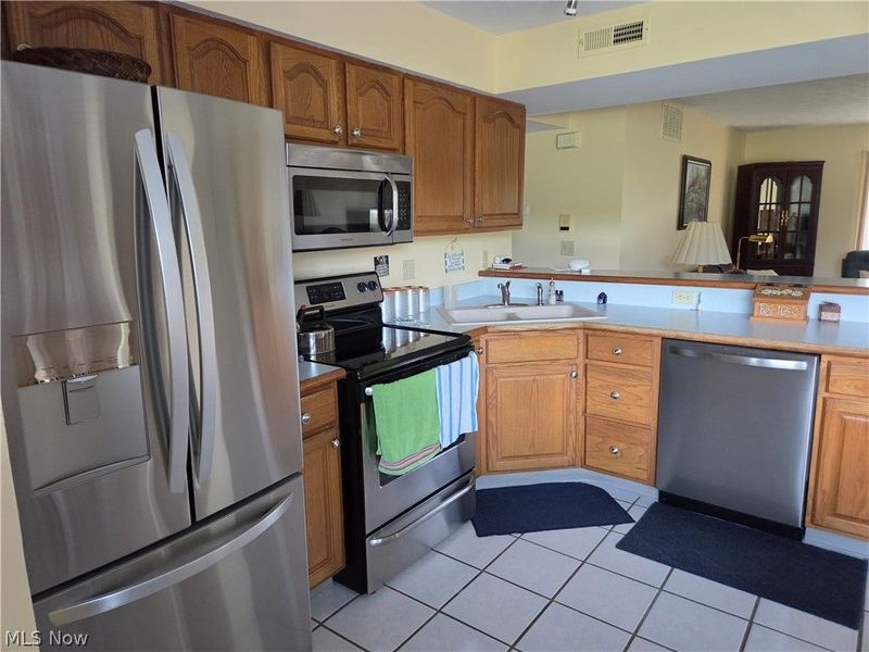 736 Tollis Parkway, Broadview Heights, OH 44147 Photo 9