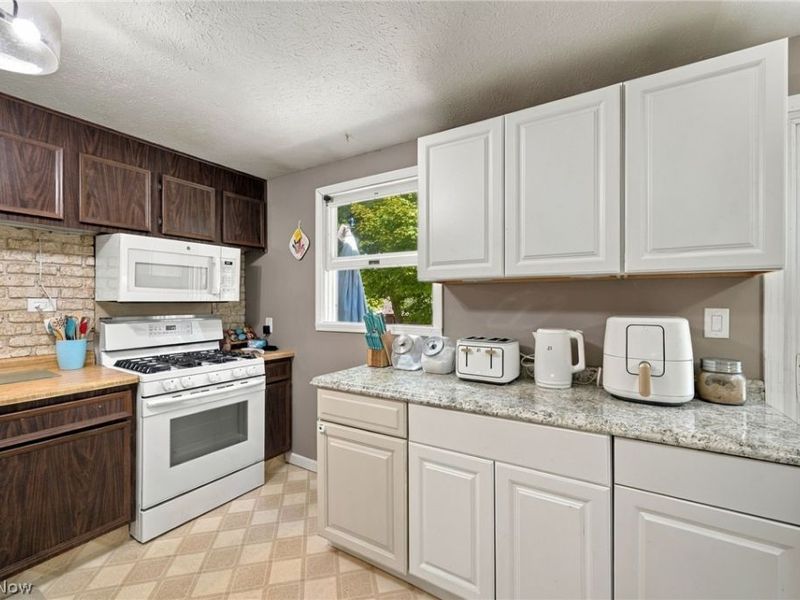 1035 Burntwood Drive, Medina, OH 44256 Photo 7