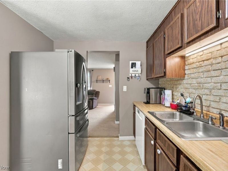 1035 Burntwood Drive, Medina, OH 44256 Photo 9
