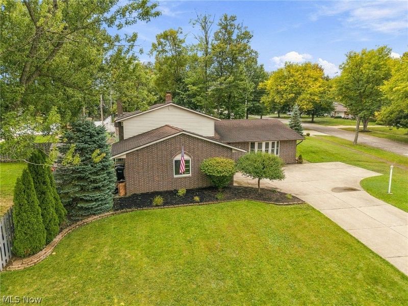 14351 Indian Creek Drive, Middleburg Heights, OH 44130 Photo 2