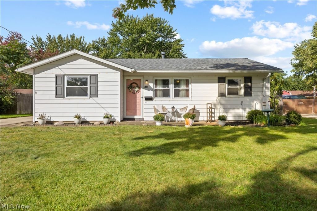 811 Concord Avenue, Elyria, OH 44035 Main Photo