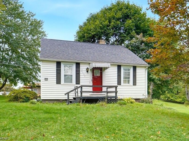 4695 Grapeland Avenue, Louisville, OH 44641 Photo 2