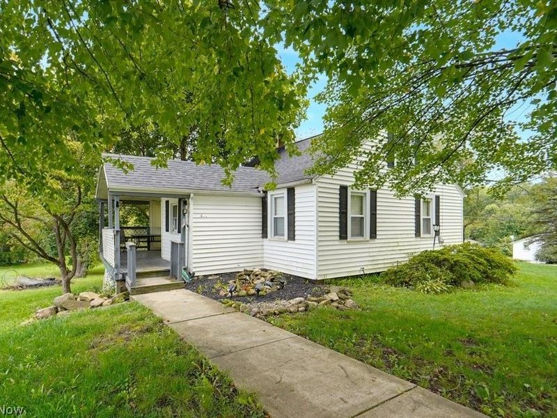 4695 Grapeland Avenue, Louisville, OH 44641 Photo 3