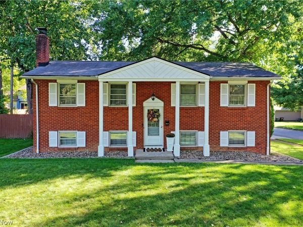 1809 Lemont Drive , Poland, OH 44514