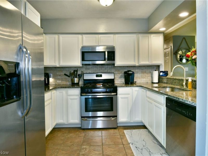 1809 Lemont Drive , Poland, OH 44514 Photo 16
