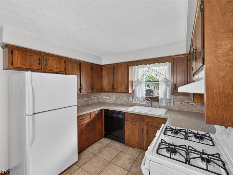 3305 Banyan Street NW, Massillon, OH 44646 Photo 8