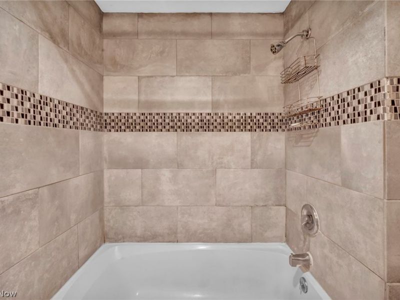 5236 Creekside Boulevard, Unit F22, Brunswick, OH 44212 Photo 16