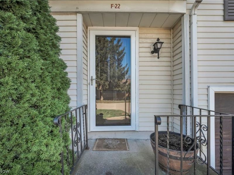 5236 Creekside Boulevard, Unit F22, Brunswick, OH 44212 Photo 2