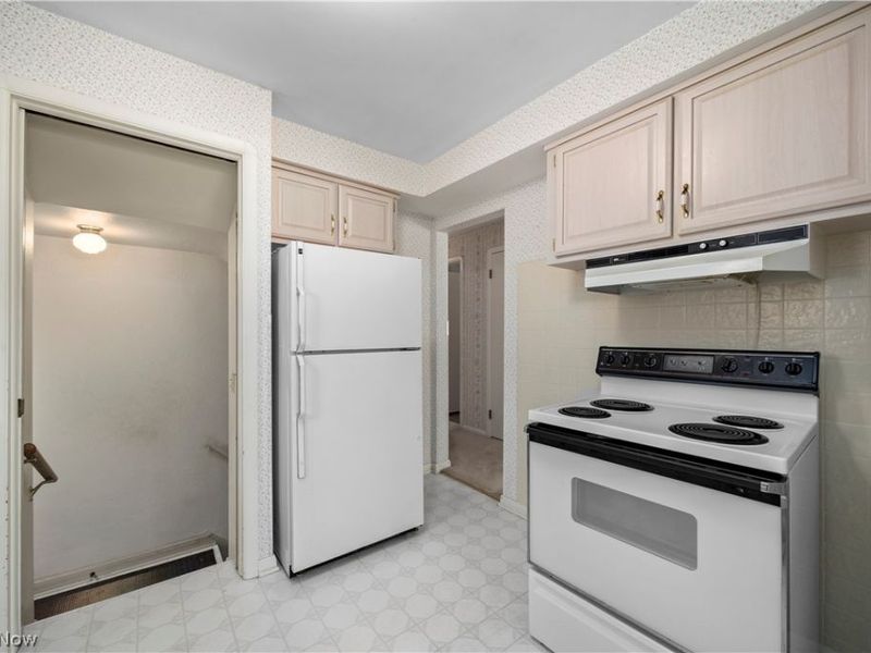 3331 Stanfield Drive, Parma, OH 44134 Photo 8