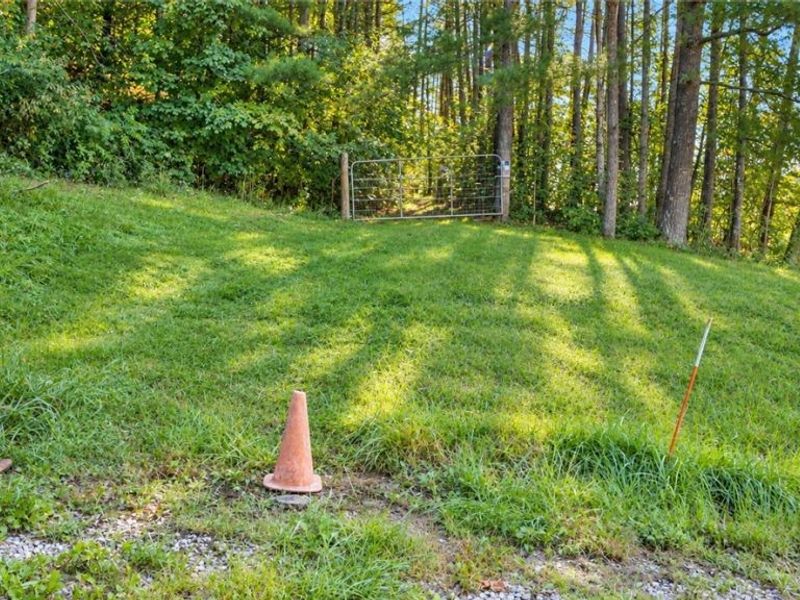 5681 Howard Price Lane, Glouster, OH 45732 Photo 10