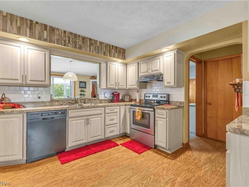 1732 Pleasant Valley Road, Girard, OH 44420 Photo 9