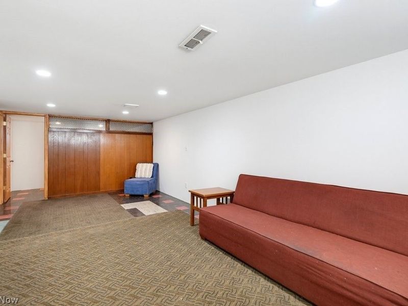 11052 Naomi Drive, Parma, OH 44130 Photo 16