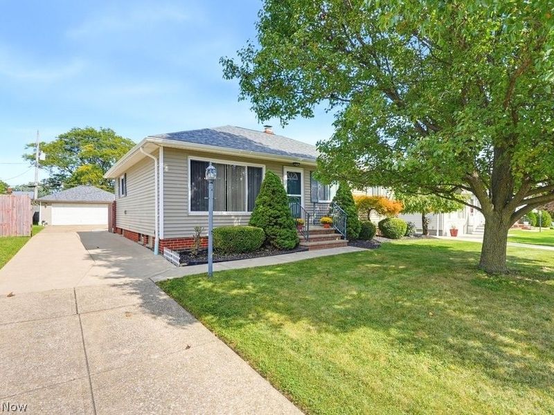 11052 Naomi Drive, Parma, OH 44130 Photo 2