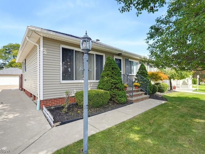11052 Naomi Drive, Parma, OH 44130 Photo 3