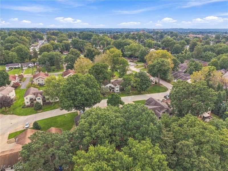 1818 Harbour Circle NW, Unit 12D, Canton, OH 44708 Photo 30