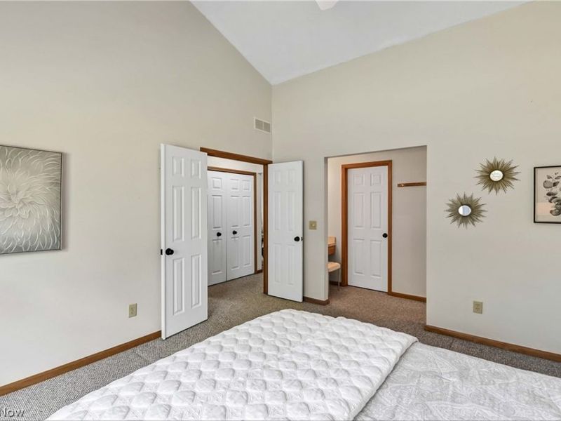 31170 Lily Lane, North Olmsted, OH 44070 Photo 20