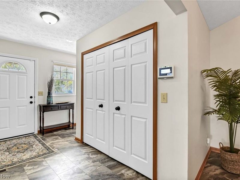 31170 Lily Lane, North Olmsted, OH 44070 Photo 6