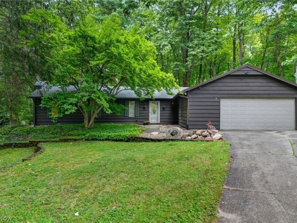 14627 Mill Hollow Lane , Strongsville, OH 44136