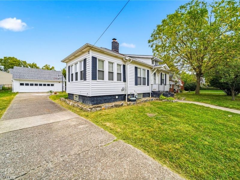 259 E 324th Street, Willowick, OH 44095 Photo 3