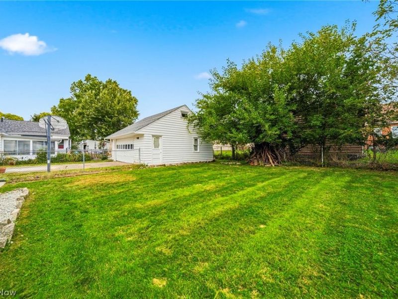 259 E 324th Street, Willowick, OH 44095 Photo 7