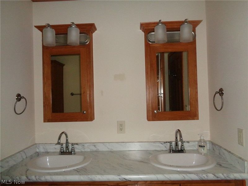 326 Gemini Drive, Dover, OH 44622 Photo 14