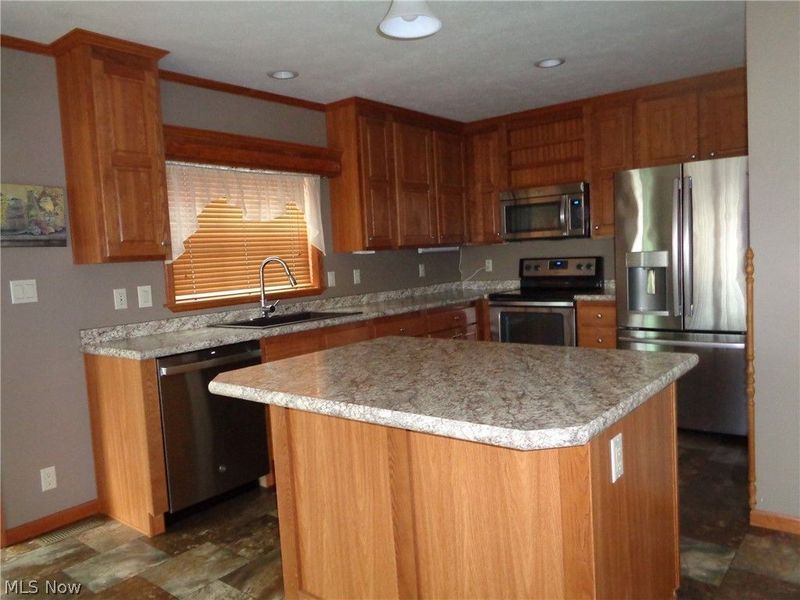 326 Gemini Drive, Dover, OH 44622 Photo 7